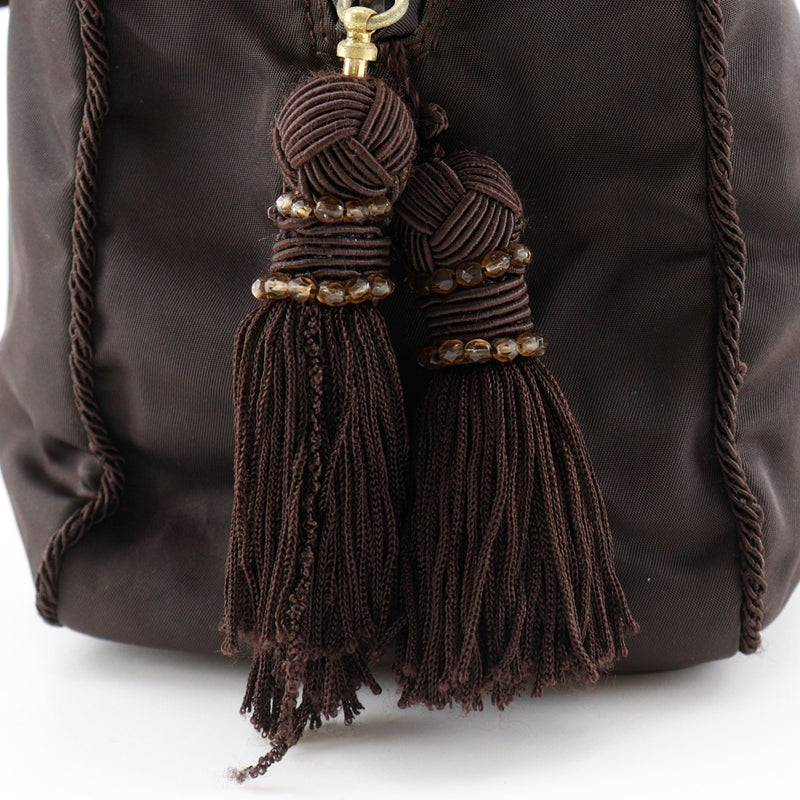 [PRADA]PRADA
 bolso de mano con logo y cuentas 
 B3763 Bolso de mano de nailon marrón, cremallera A5 con logo de cuentas para mujer