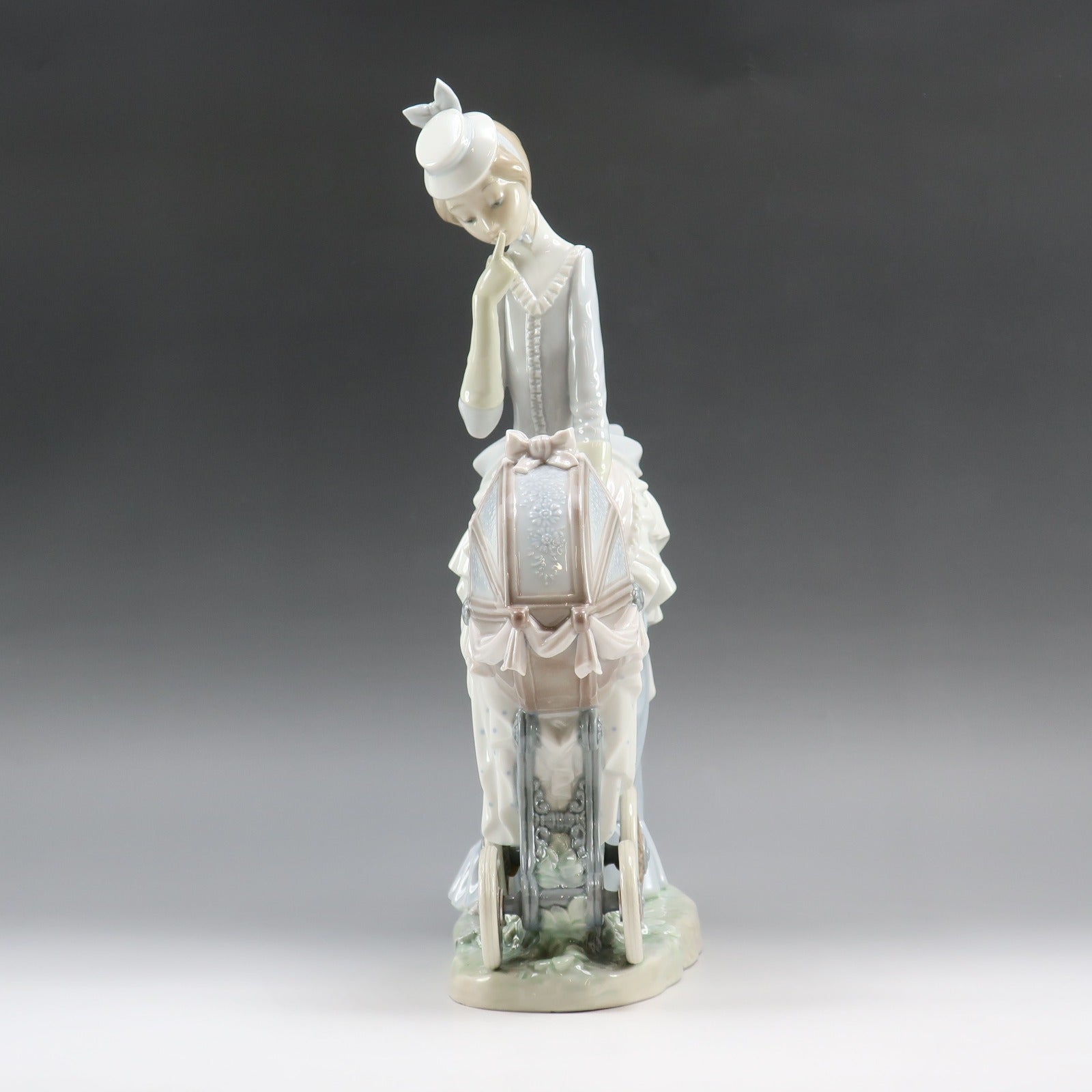 リヤドロLLADRO 「乳母車」　#4938 Lladro】リヤドロ 乳母車 置物 オブジェ 4938 – NISHIKINO VINTAGE KYOTO