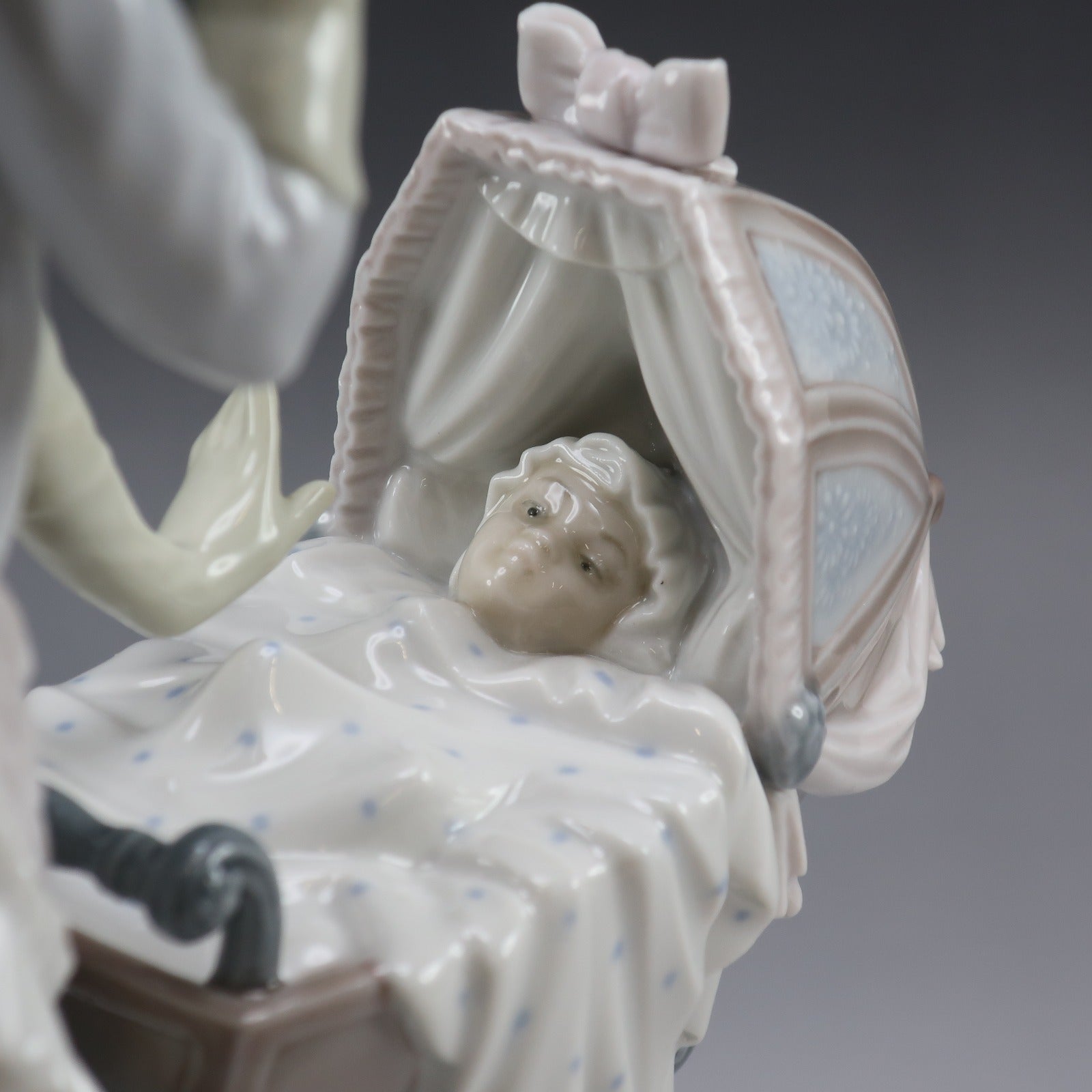 リヤドロLLADRO 「乳母車」　#4938 Lladro】リヤドロ 乳母車 置物 オブジェ 4938 – NISHIKINO VINTAGE KYOTO