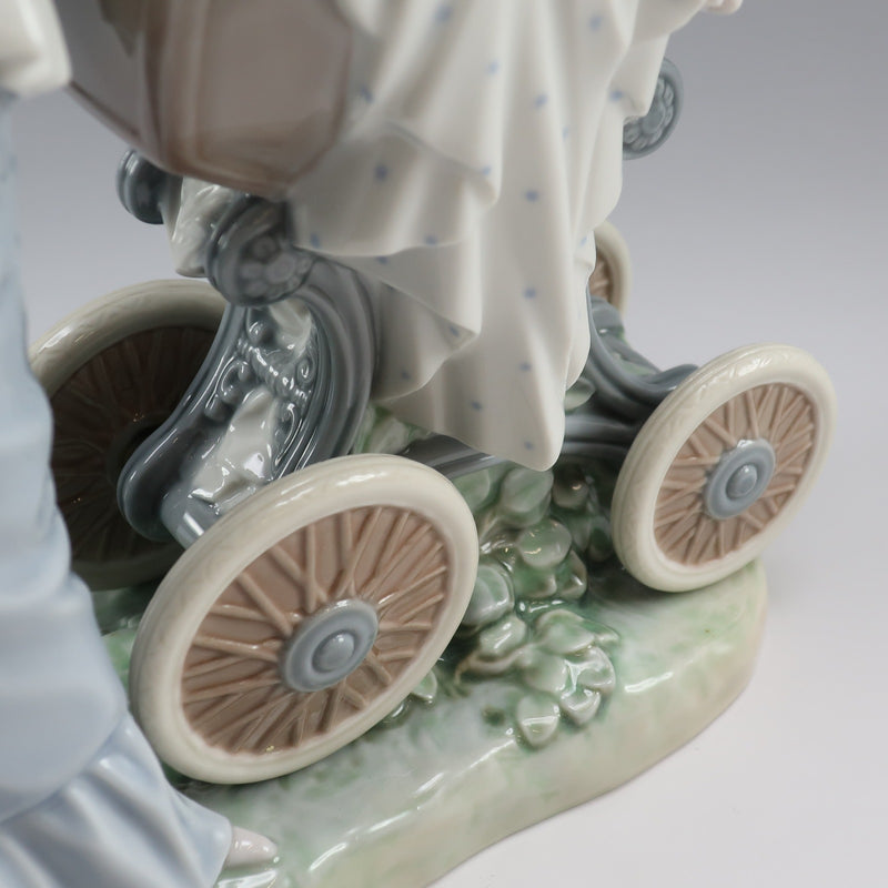 Lladro】リヤドロ 乳母車 置物 オブジェ 4938 – NISHIKINO VINTAGE KYOTO
