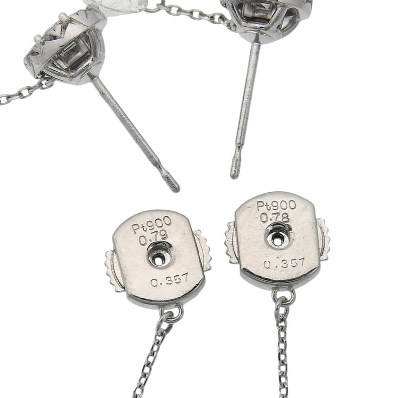 Design catch earrings