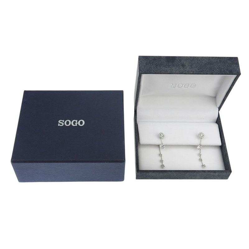 Design catch earrings