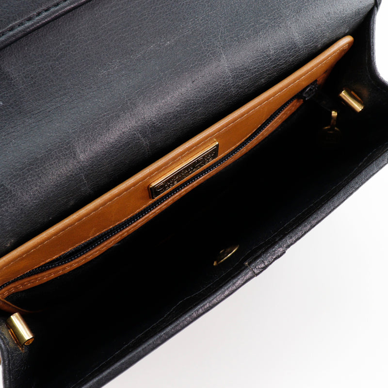 [Dior] Christian Dior 
 어깨에 매는 가방 
 가죽 대각선 스냅 버튼 숙녀