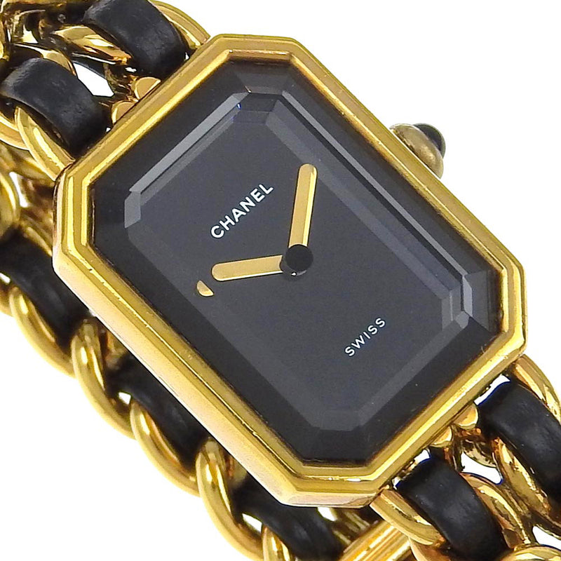 [Chanel] Chanel 
 Reloj de estreno 
 Chapado de oro x cuero dorado l cuarzo grabado dial negro estrener damas