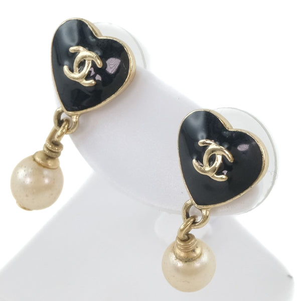 [CHANEL] Chanel Coco Mark/Heart earrings Gold plating x fake pearl black  04A engraved ladies piercing – KYOTO NISHIKINO