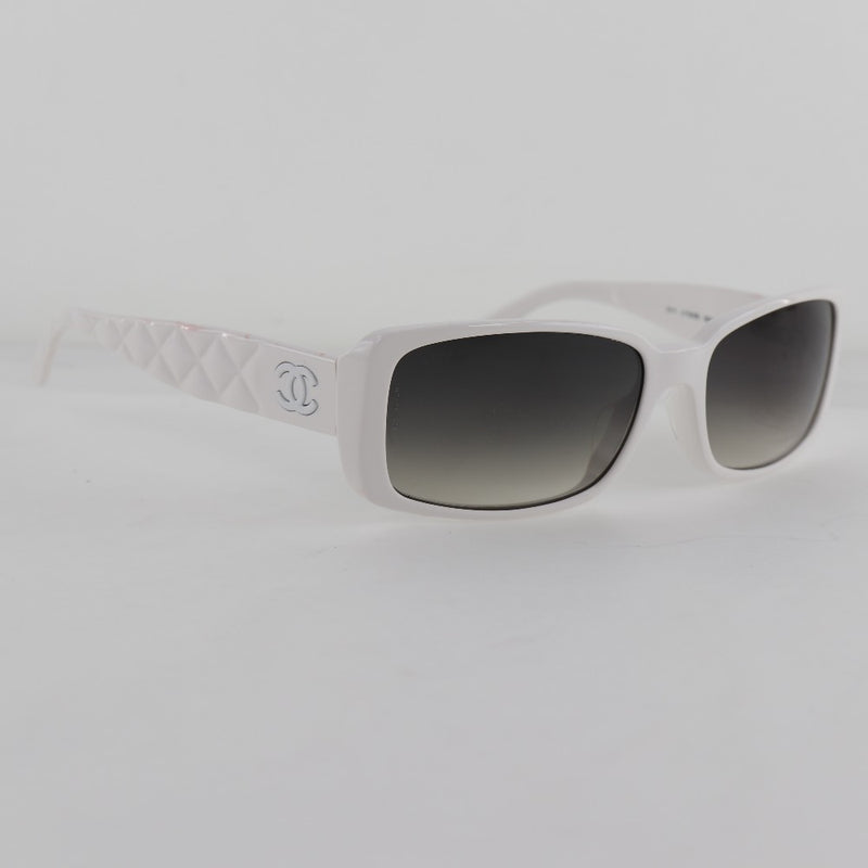 [Chanel] Gafas de sol Chanel Camellia/Matrasse 5111 Plastic 55 □ 165 Grabado unisex
