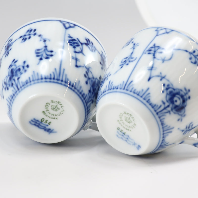 [皇家哥本哈根]皇家哥本哈根蓝色长笛平原摩卡杯和碟子x 2 demitas餐具瓷器