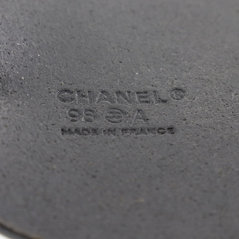 [Chanel] Chanel 
 Adornos para el cabello / horquilla 
 Cuero negro 98a damas grabadas a+rango