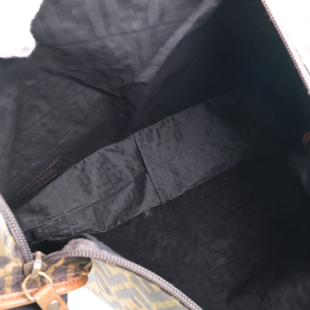 FENDI ズッカ　ショルダーバッグ　ナイロン　レザー　メッセンジャーバッグ FENDI ズッカ ショルダーバッグ ナイロン レザー メッセンジャーバッグ