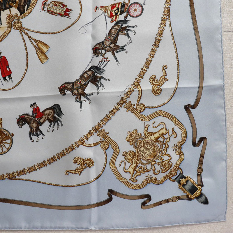 【HERMES】エルメス
 カレ90 THE ROYAL MEWS 王室の馬小屋 シルク 水色 レディース スカーフ
Aランク