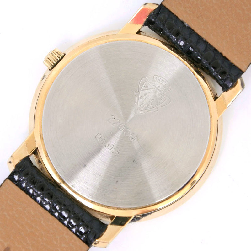 【GUCCI】グッチ
 2200M 金メッキ×レザー クオーツ アナログ表示 メンズ 白文字盤 腕時計