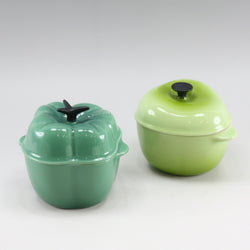 【LE CREUSET】ル・クルーゼ
 ミニココット 2個 アップル＆ピーマン 食器
 陶器 _ 食器
Sランク