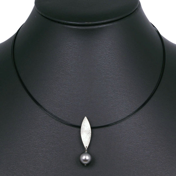 Pearl negra de 10.2 mm (perla de mariposa negra) plateada/choque de damas negras un rango