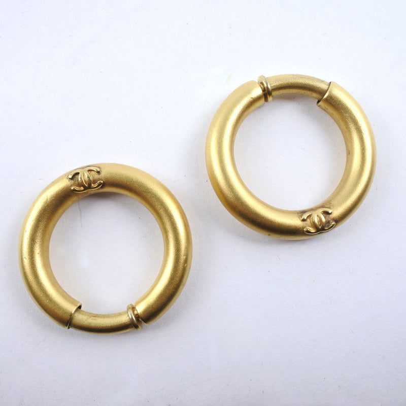 [CHANEL] Chanel hoop earrings gold plating 96P engraved ladies earrings A rank