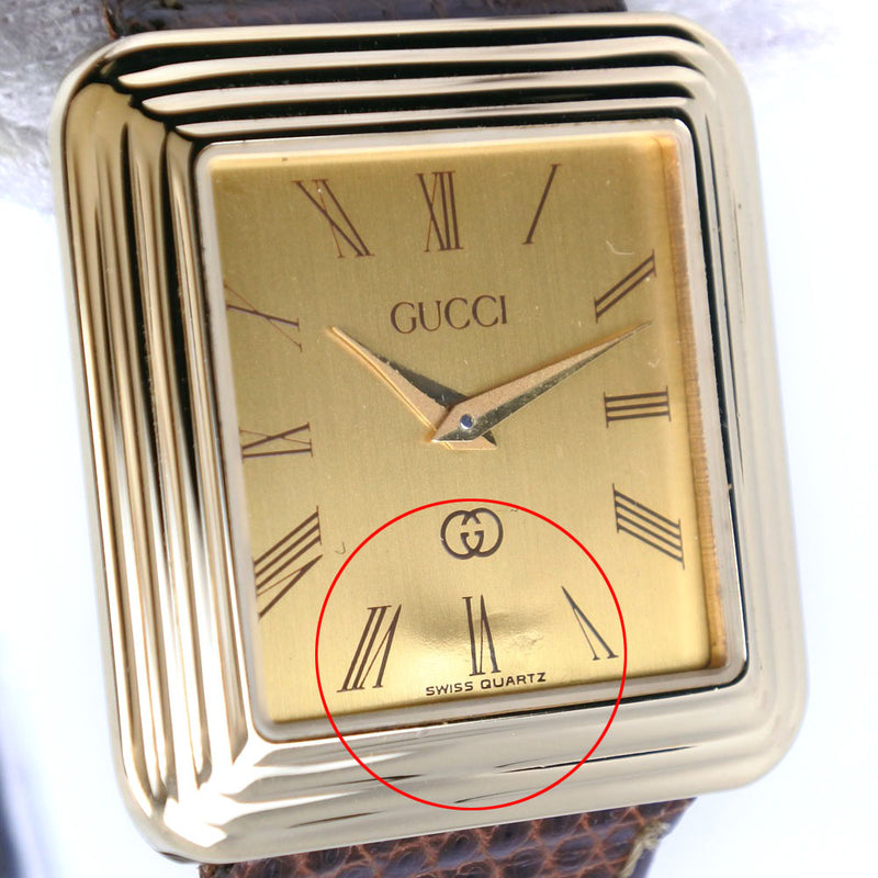 【GUCCI】グッチ
 スクエア 金メッキ×レザー ゴールド クオーツ アナログ表示 ボーイズ ゴールド文字盤 腕時計
B-ランク