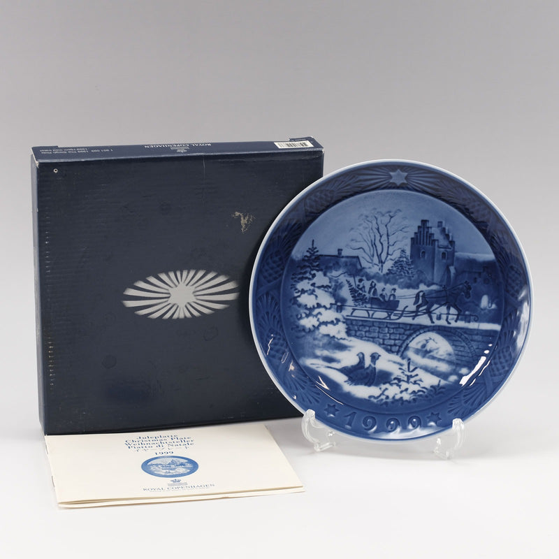 Royal Copenhagen】ロイヤルコペンハーゲン 1999年版イヤープレート The Sleigh Ride 食器 陶磁器 ブルー –  KYOTO NISHIKINO
