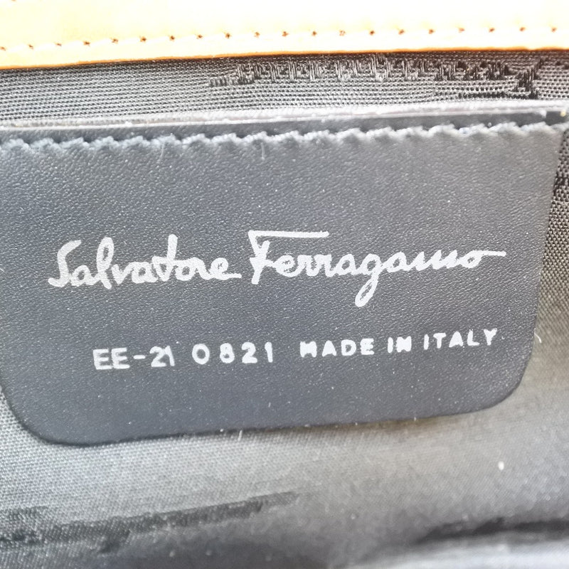 【Salvatore Ferragamo】サルヴァトーレフェラガモ
 スウェード 茶 レディース ショルダーバッグ
Aランク