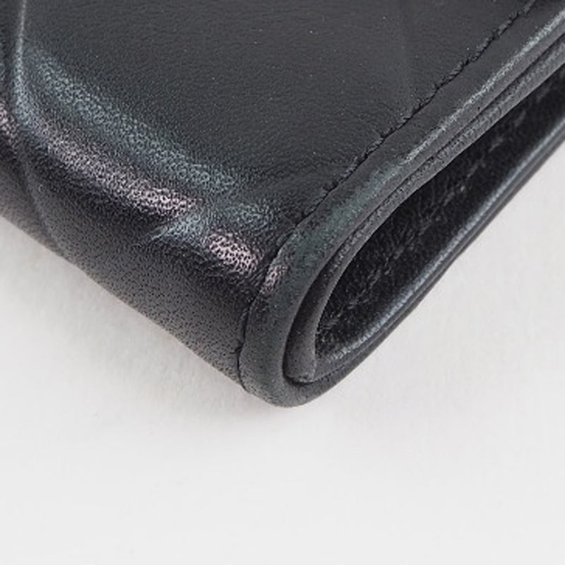 【CHANEL】シャネル
 マトラッセ ロゴ カーフ 黒 レディース 二つ折り財布