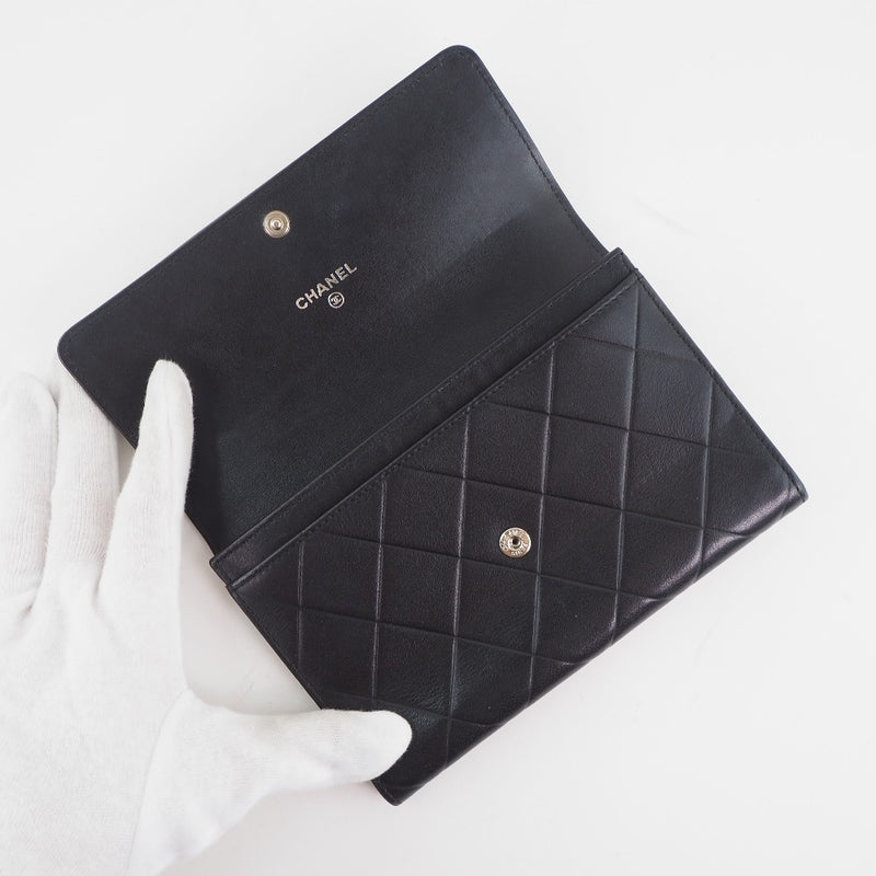 [Chanel] Chanel Matrasse Logotipo Curf Black Ladies Bi -fold Billet