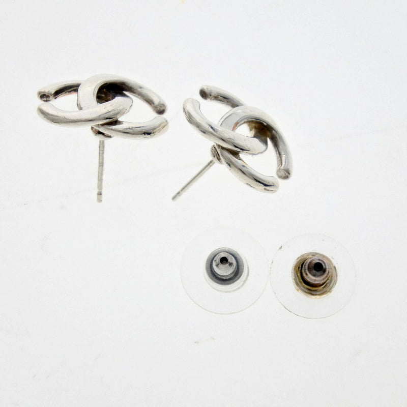 [香奈儿]香奈儿可可马克金属银01p雕刻女士耳环