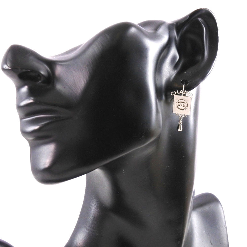 [香奈儿]香奈儿可可标记徽标金属银00C雕刻女士耳环