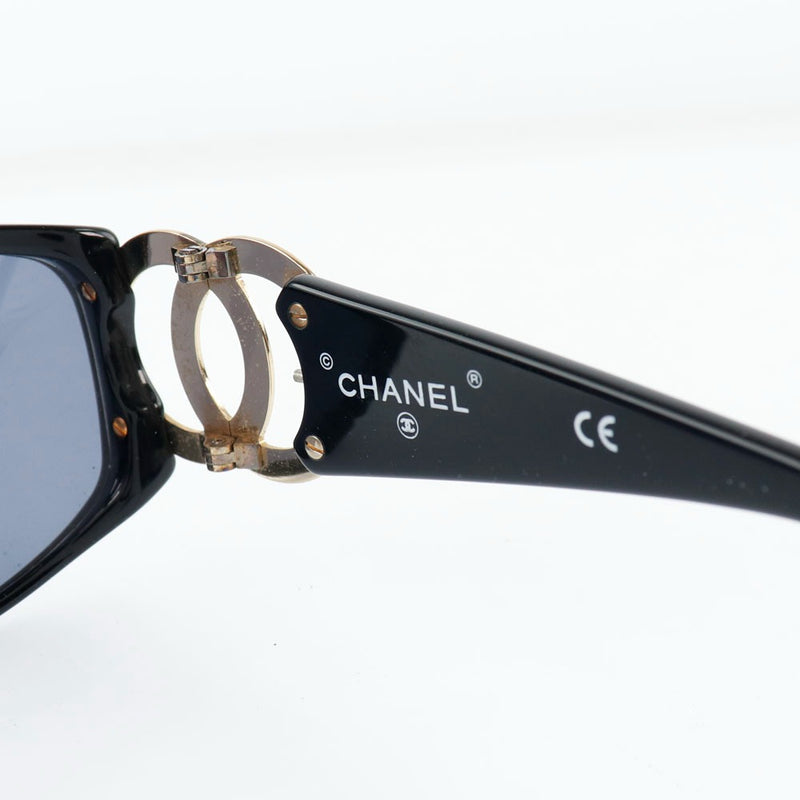 CHANEL Logos Sunglasses Eye Wear Plastic Black Gold 02461 94305 Italy  60SG190