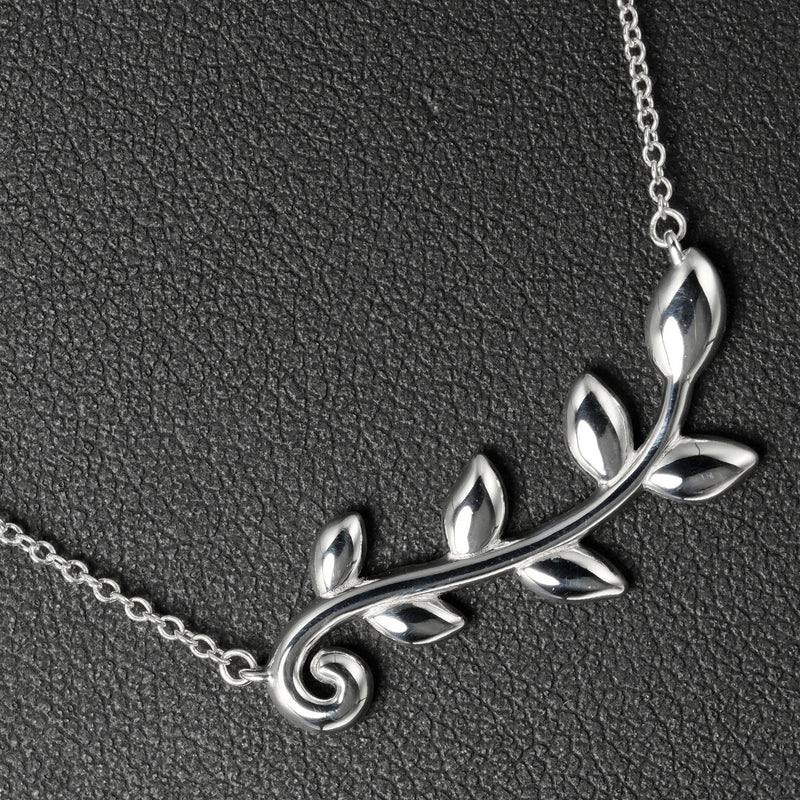 Excellent Authentic Tiffany & Co. Paloma Picasso Small Olive Leaf Necklace  Silver 18 RP415USD - Etsy