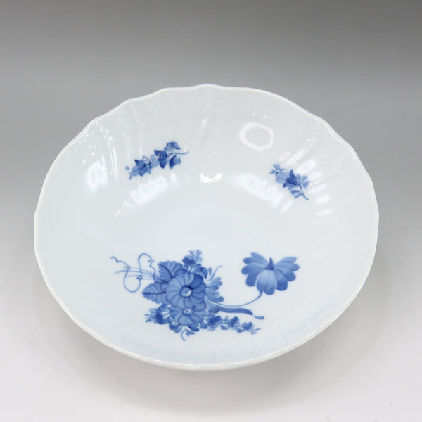 [皇家哥本哈根]皇家哥本哈根蓝色花曲线碗×1瓷器桌等级